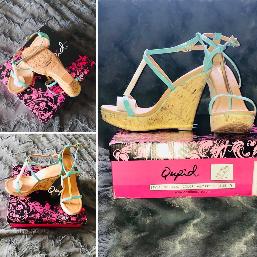 Strappy wedge sandal